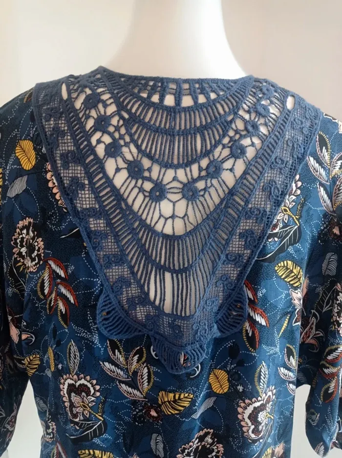 Gilet kimono bleu motif fantaisie fleurs avec broderie au dos T.S/M Gémo - photo numéro 4