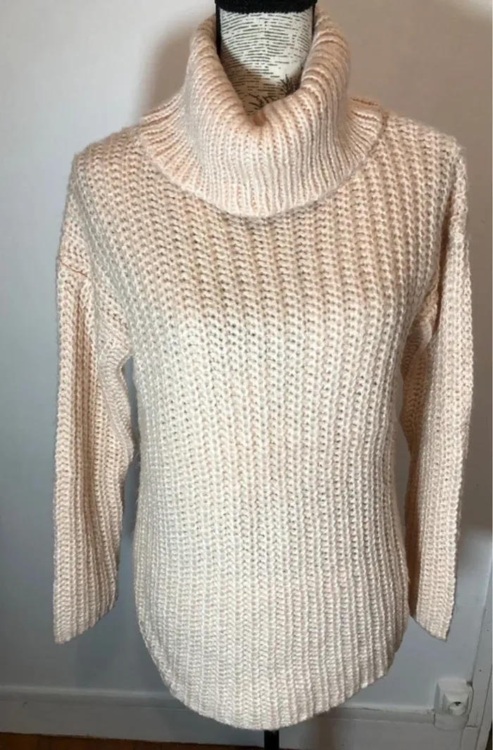 Pull chaud Etam