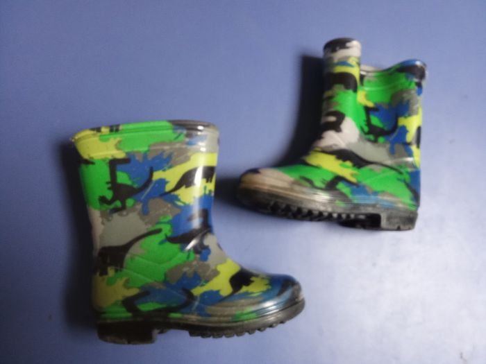 Paire de bottes garçon taille 23 motif dinosaures, automne, pluie, noir, vert, jaune, motif treillis - photo numéro 2
