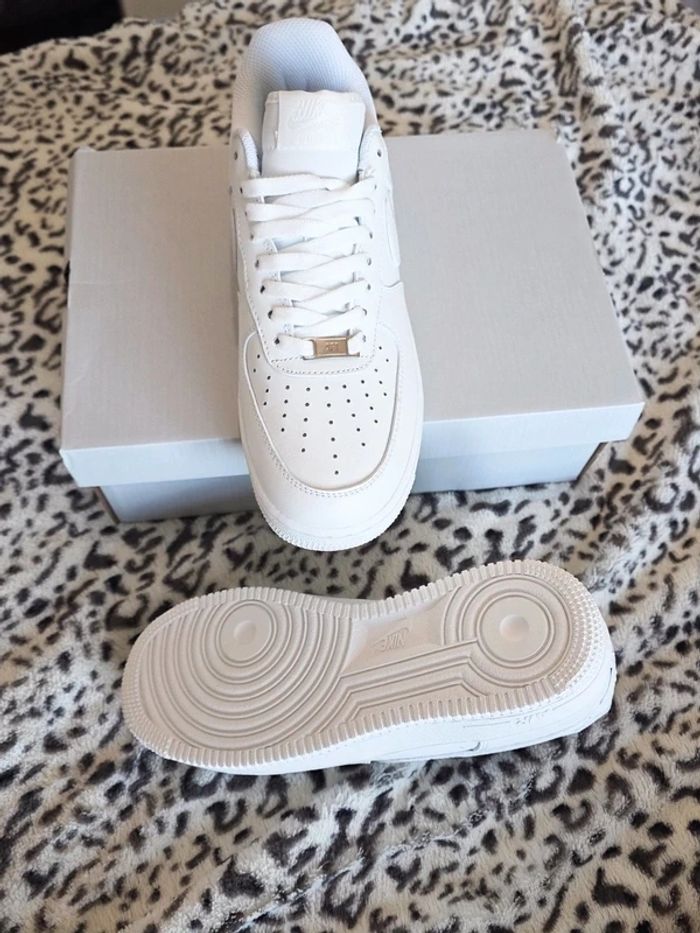 Nike Air Force 1 Taille 39 - photo numéro 5