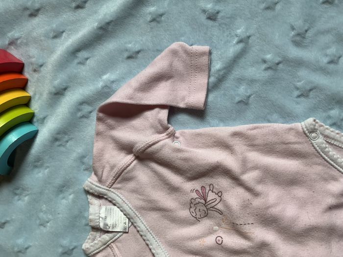 body manches longues rose ouverture devant 1 mois - photo numéro 7