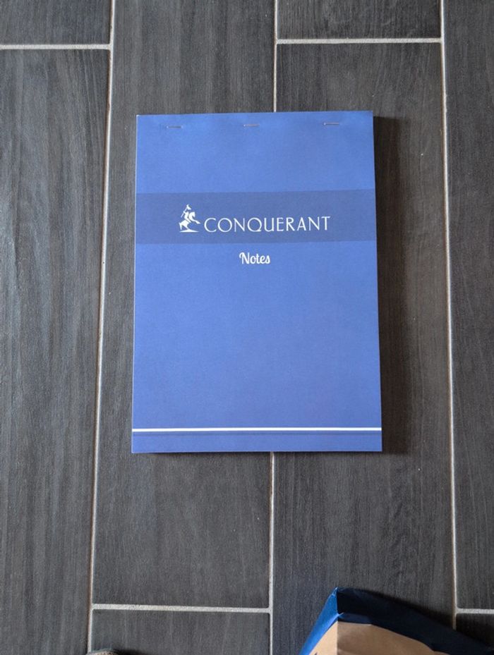 Bloc noté conquérant neuf . 21 x 29,7. 100 feuilles