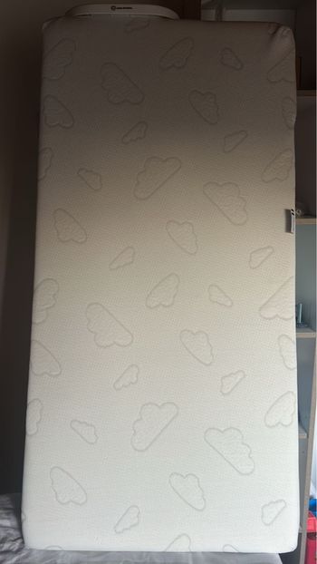 Matelas lit à barreau 