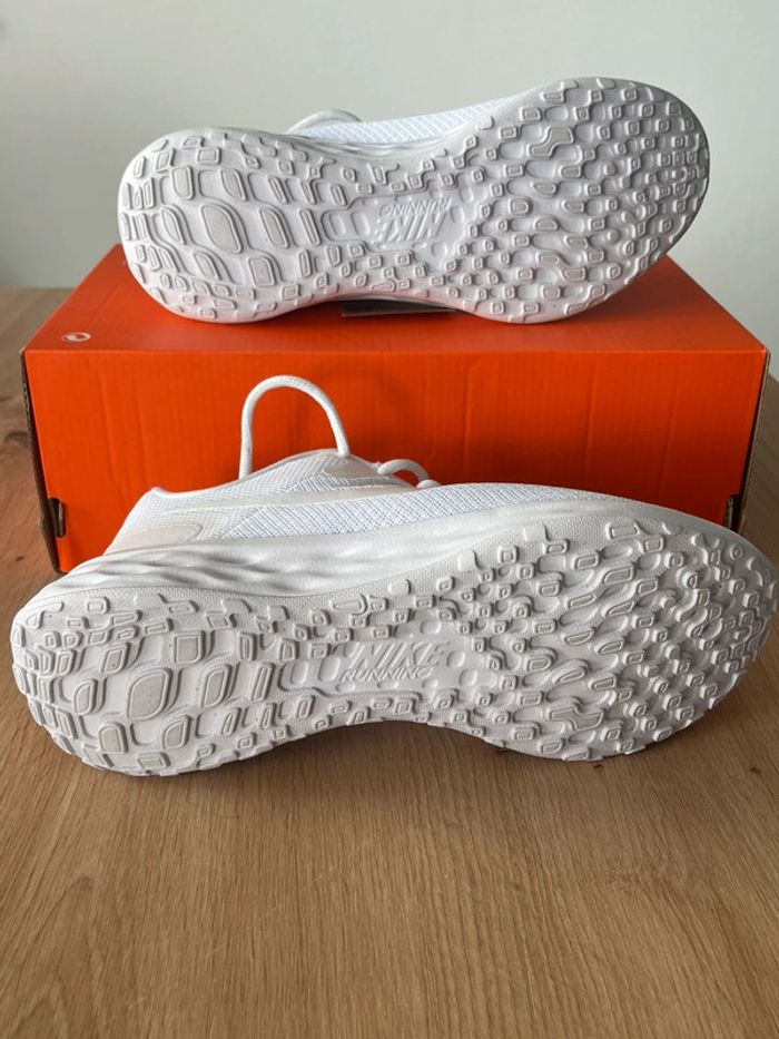 Baskets , Nike , Blanches , Femmes , Taille 39 , neuves - photo numéro 9