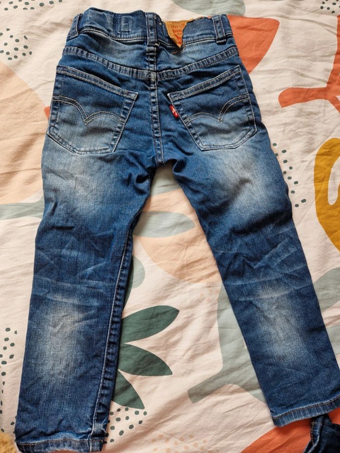 Jean levis 4 ans - photo numéro 2