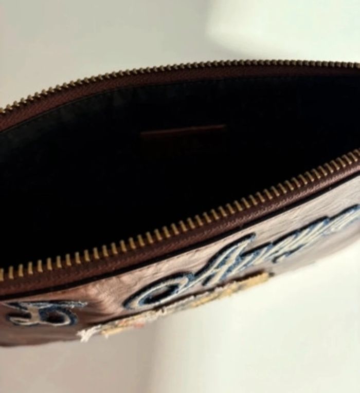 Pochette Gucci en cuir marron - "L’Aveugle par Amour" - photo numéro 15