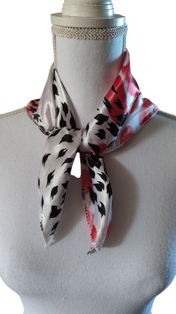 Foulard blanc à dessin