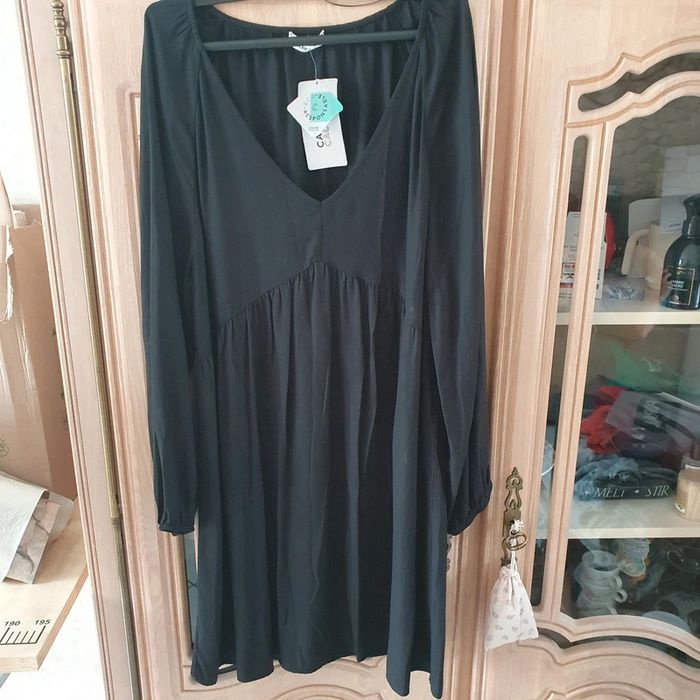 Magnifique Robe tunique noire col en V Taille 42 Cache-cache