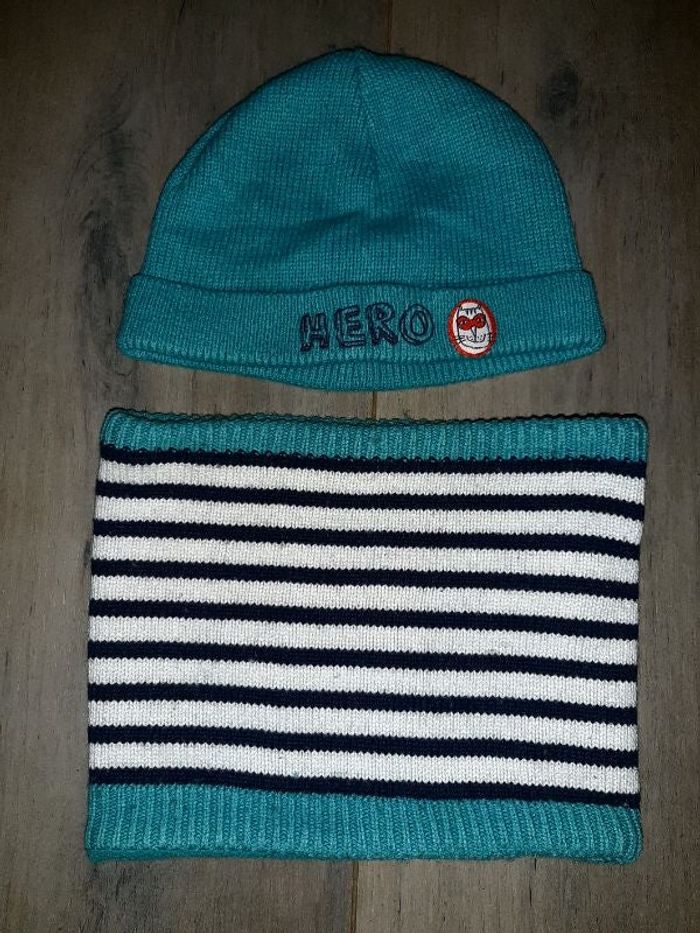 Bonnet et tour de cou