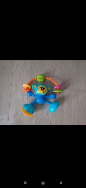 Jouet d'éveil avec ventouse