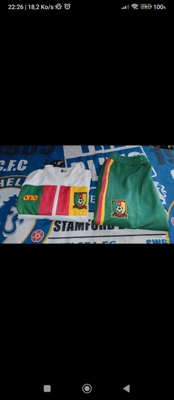 Ensemble jogging vert blanc One all sports