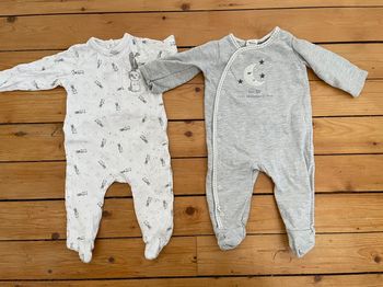 2 pyjamas