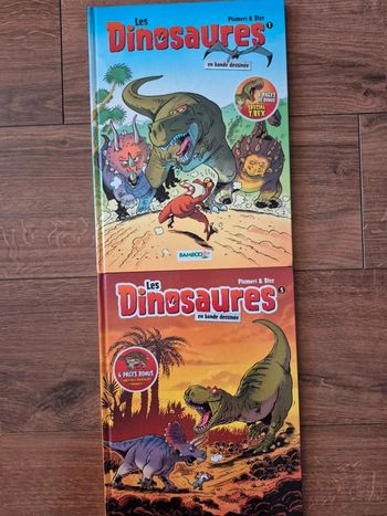 Lot de 2 bandes dessinées  Les  dinosaures