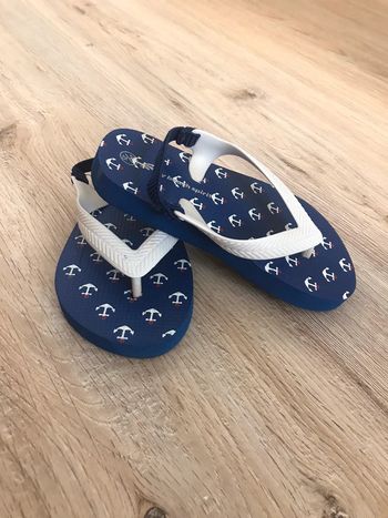 Tongs taille 24/25