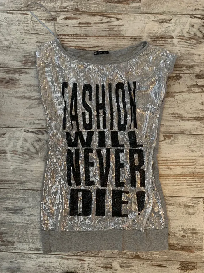 Teeshirt sequins