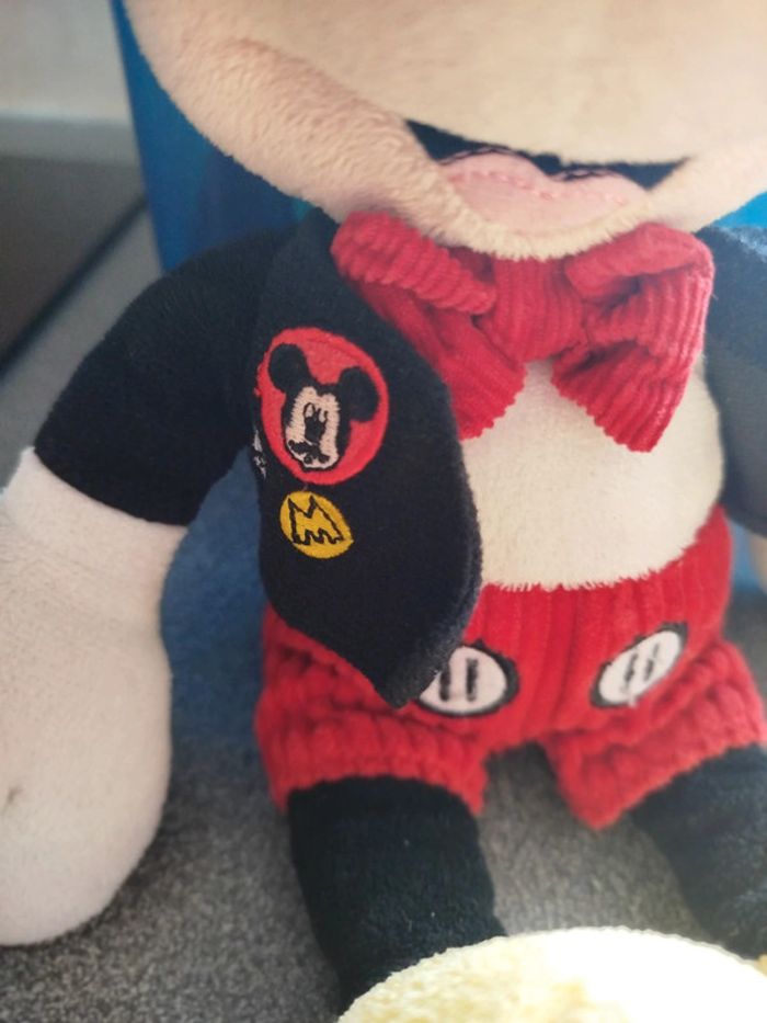 Peluche Disney mickey en costume - photo numéro 2