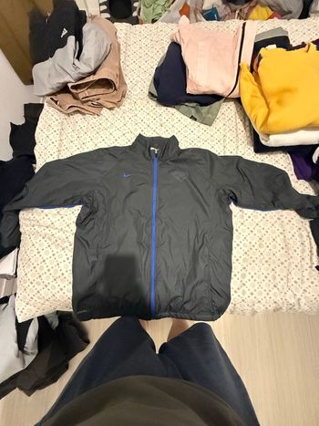 Veste Nike taille L-XL 