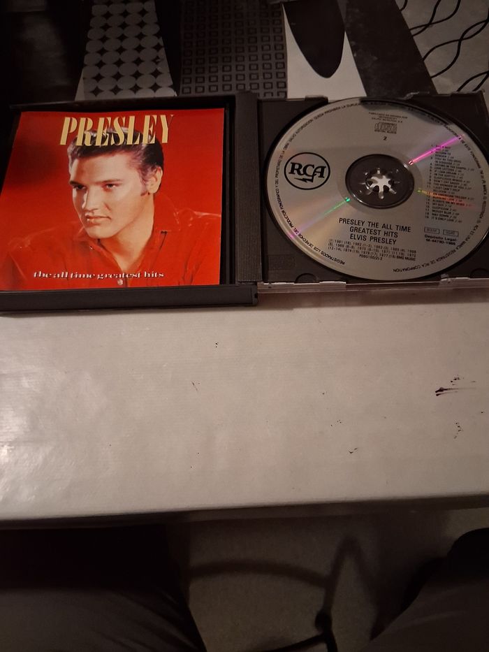 The hall time greatest hits " Elvis Presley " album cd - photo numéro 4