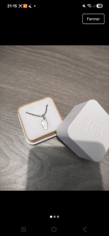 Chaine et pendentif carte de la corse neuf jamais porté dans sa boîte en argent