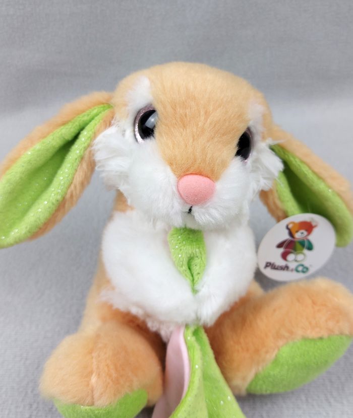 Doudou peluche lapin PLUSH & CO marron blanc mouchoir vert paillettes tissu rose - photo numéro 4