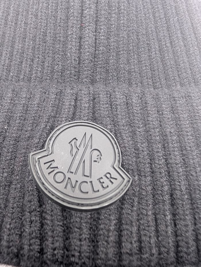 Bonnet moncler neuf avec étiquette - photo numéro 4