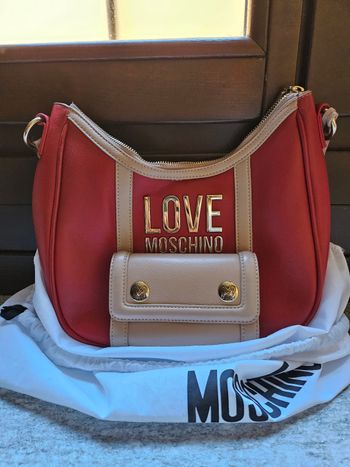 Love Moschino