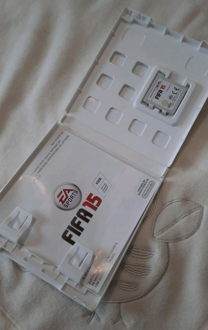 Jeu Nintendo 3DS Fifa 15 Legacy Édition - photo numéro 2