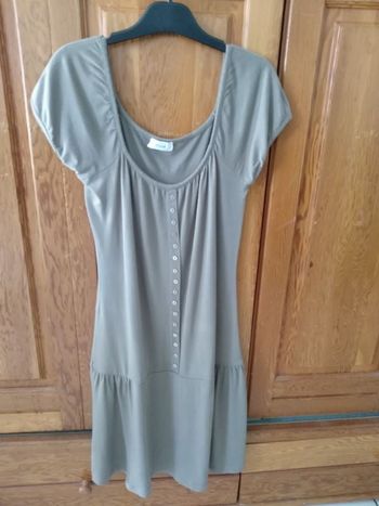 Robe manches courtes