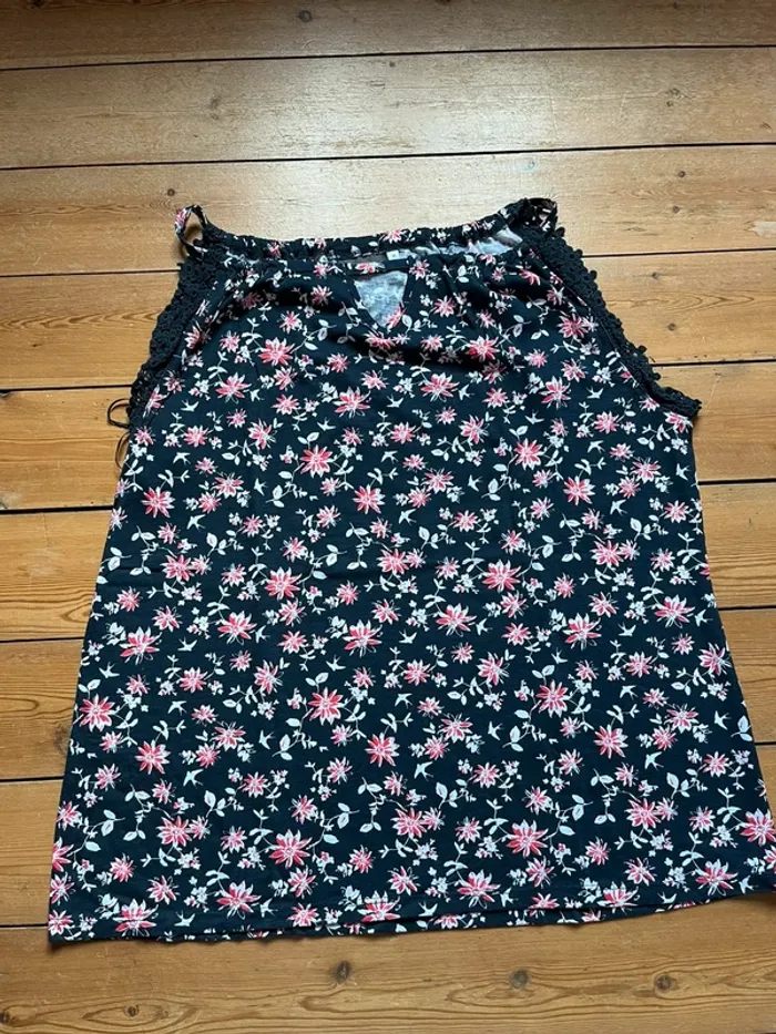 Lot de débardeurs / hauts / tops / tee-shirts taille M - photo numéro 7