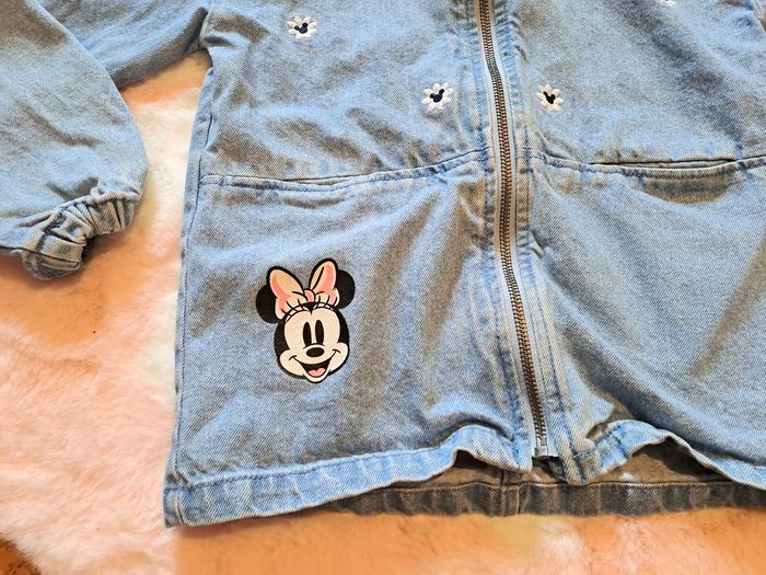 🩵 Veste en jeans a capuche Disney Minnie taille 8 ans 🩵 - photo numéro 2
