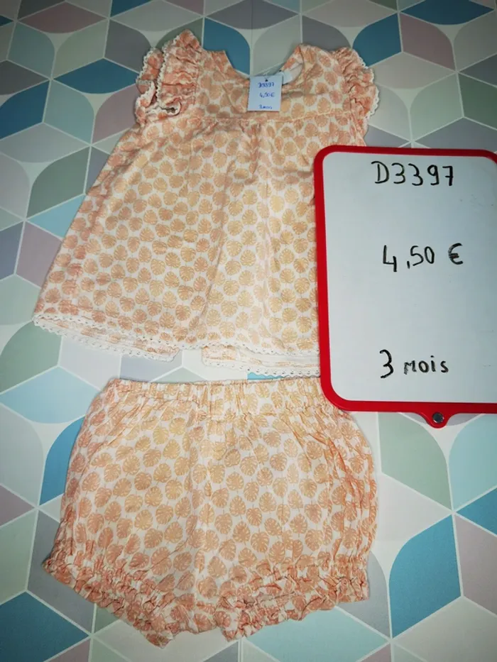 D3397 - ensemble fille 3 mois - photo numéro 3