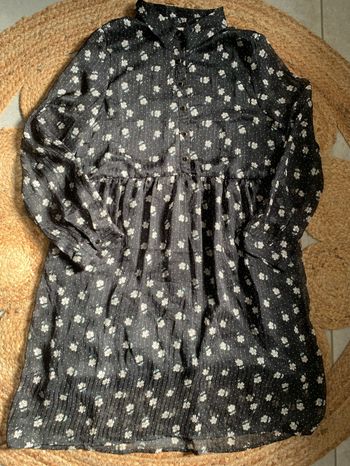 Jolie robe noir à fleurs taille L