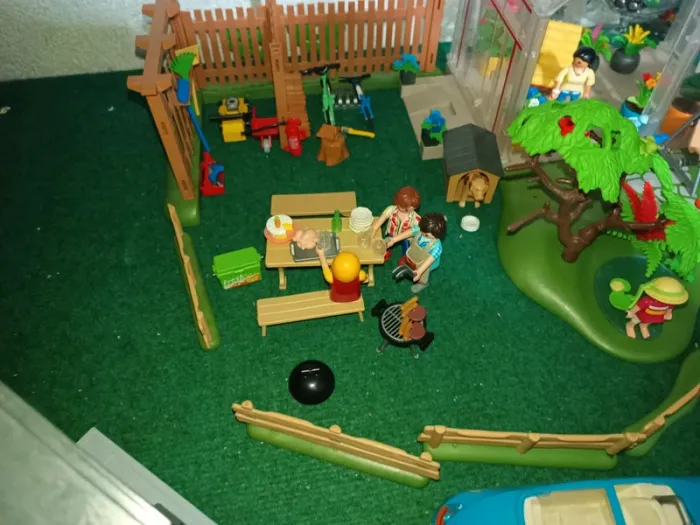 Lot maison Playmobil 9266 sur 3 étages + jardin - photo numéro 18