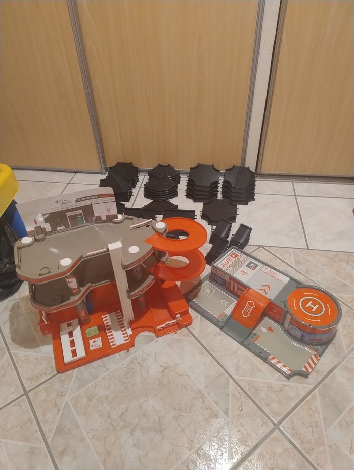 Route à construire  garage parking héliport