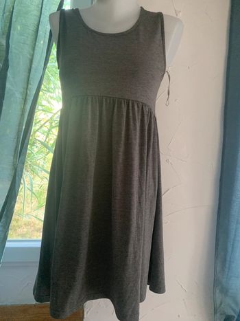 Robe été sportswear taille 38 grise