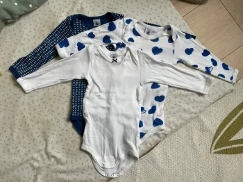 Lot 3 bodies ML Petit Bateau 12 mois