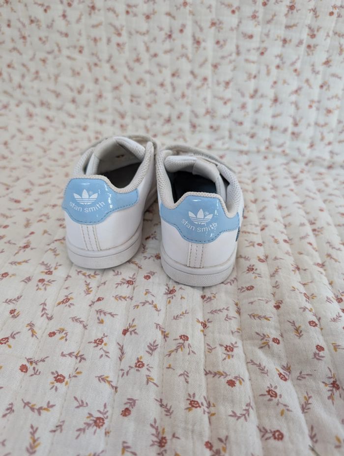 Baskets à scratchs Adidas Stan Smith brodées pointure 26 - photo numéro 4