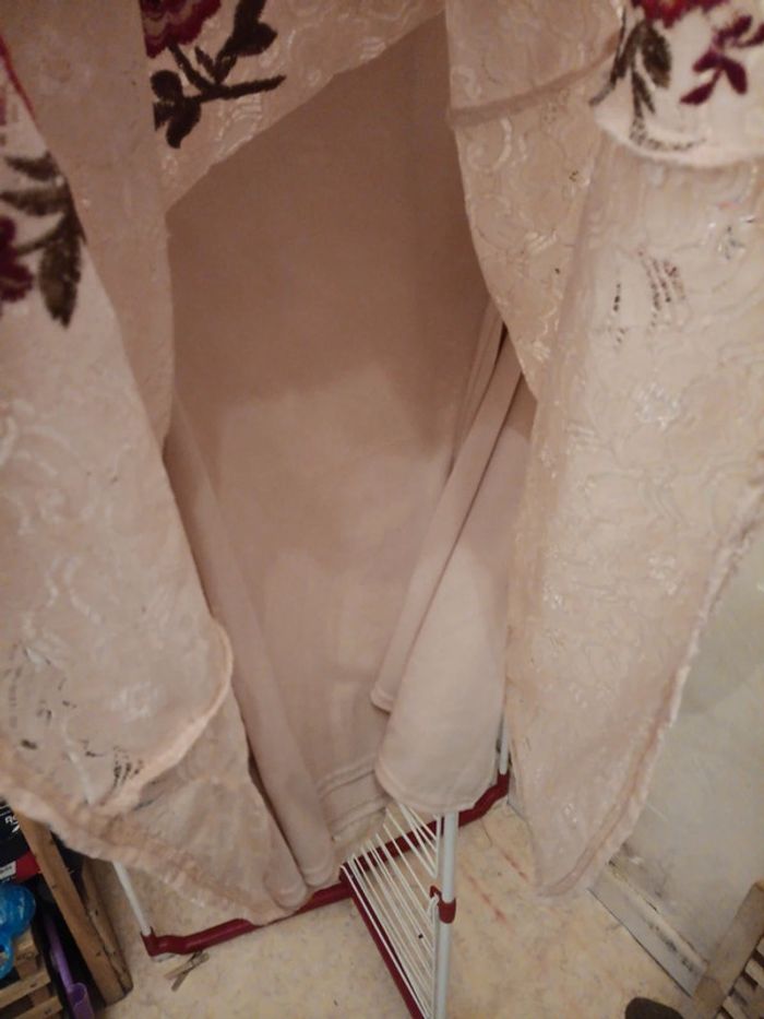 Haut style dentelle avec doublure  t.50 river island pas de vinted go - photo numéro 4