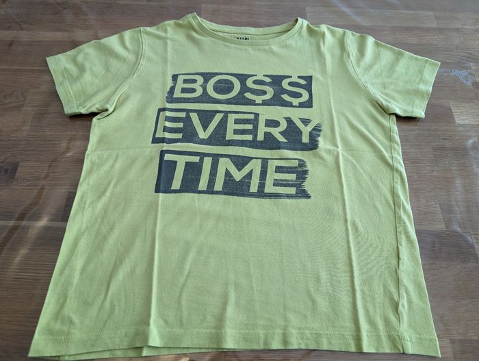 T-shirt garçon 12 ans Kiabi
Très bon état - photo numéro 2