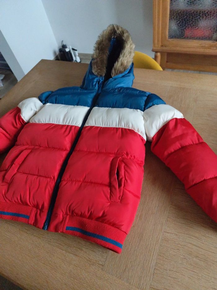Manteau creeks