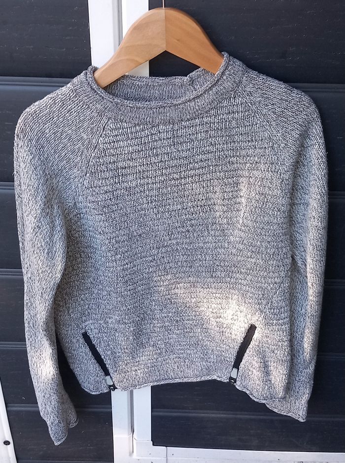 Magnifique pull 8 ans 😀