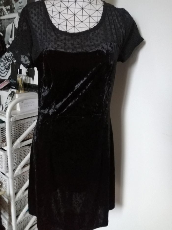 Robe velours et effet dentelle pois