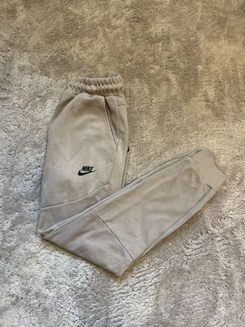 Jogging Nike Tech Beige