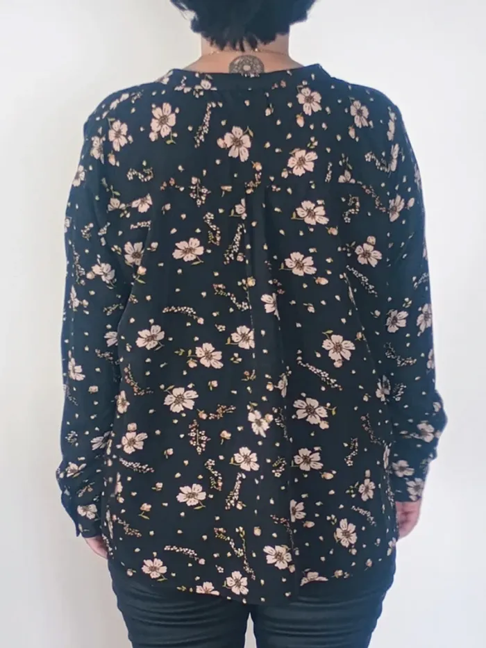 Blouse fluide noire fleurie manches longues Fashion Express T44 - photo numéro 2