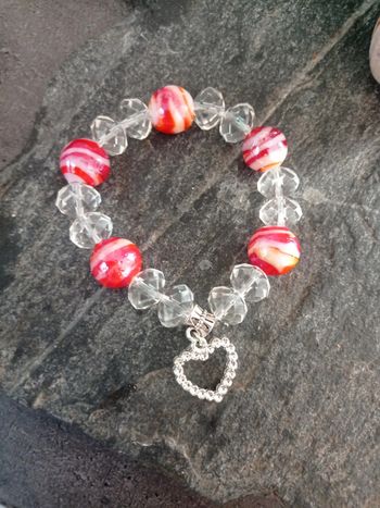 Joli bracelet coeur et grosses perles