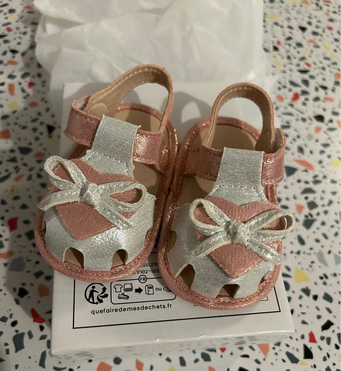 Petite sandales bébé fille