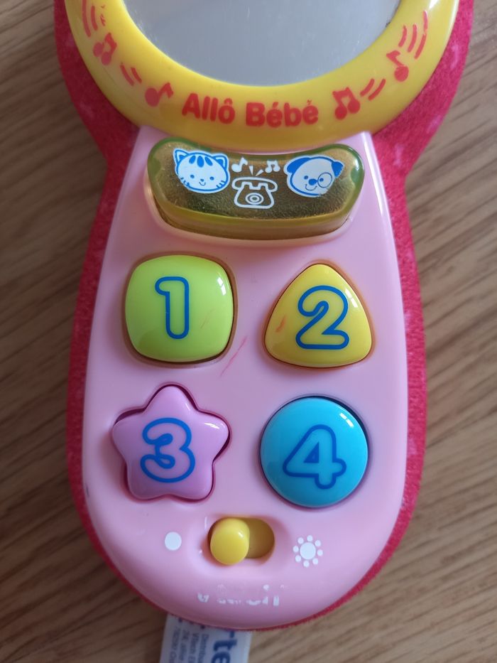 Téléphone portable interactif - photo numéro 2