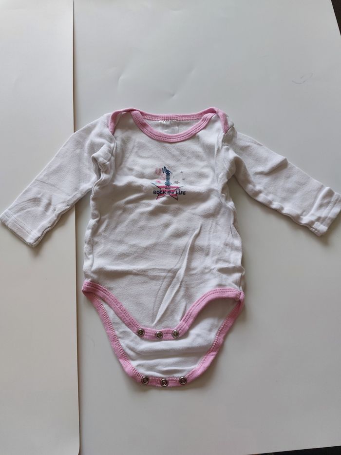 Lot 4 bodies 9 mois - photo numéro 2