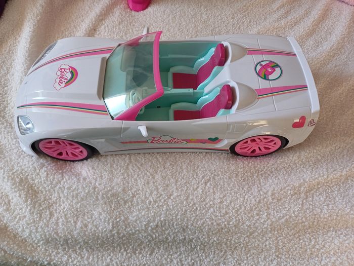 Voiture Barbie télécommandée