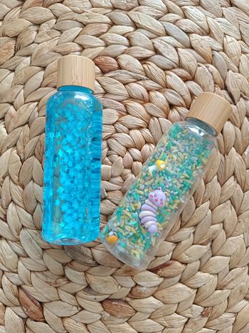 Bouteilles décoratives sensorielles artisanales
